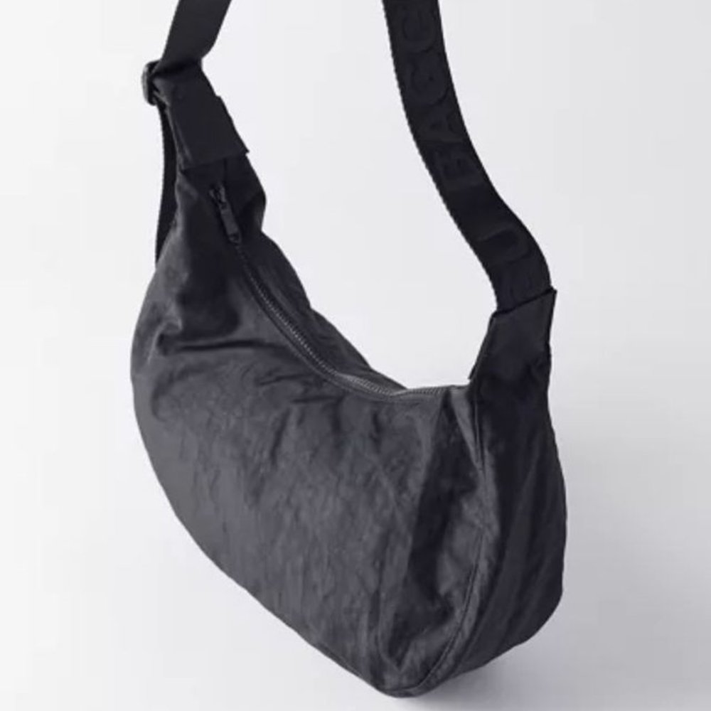 NWT BAGGU Crescent Bag Medium Black - Picture 5 of 5
